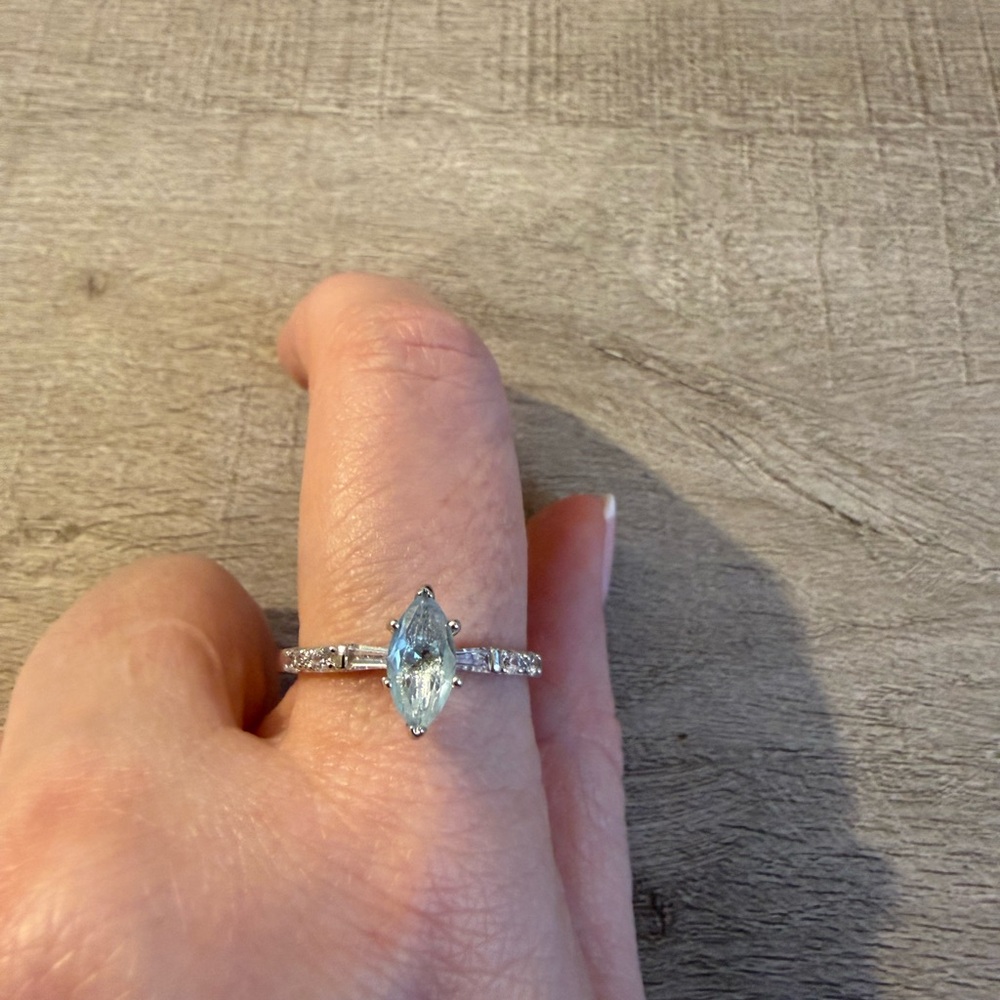 Elegant Silver Marquise Gemstone Ring